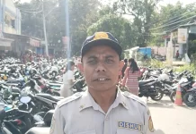 Pekan Suci Paskah di Katedral Atambua Petugas Rekayasa Arus Lalin menuju Gereja