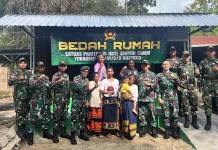 Lansia Korban Kebakaran Terima Rumah dari Satgas Yonarmed 12 Kostrad
