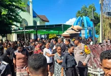 Kapolres Alor Cek Pengamanan dan Silaturahmi saat Ibadah Jumat Agung Berlangsung