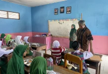Pelaksanaan Program MBG MI AL-Islamiyah Atambua Berjalan dengan Lancar
