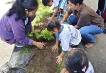 Peduli Lingkungan sejak Dini, Bidang PAUD Ajak Anak TK Asisi Ononoi Tanam Bougenvil