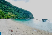 Pantai Batu Putih Alor, Pesona Tenang dengan Air Laut Jernih Memikat