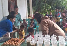 GAMKI Alor Bagikan 287 Paket Makanan Bergizi Cegah Stunting