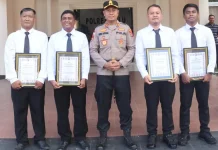Empat Personel Polres Belu Terima Penghargaan dari Kapolres Belu