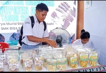 Siswa SMKN 1 Kalabahi Tampilkan Produk UMKM dalam Gebyar Hardiknas 2026