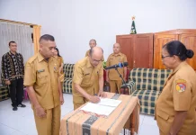 PLT. Sekda Belu Pimpin Sertijab Plt. Inspektur Inspektorat dan Kabag Organisasi