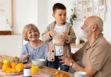 Jalinan Kasih Kakek Nenek Tingkatkan Kesejahteraan Emosional Anak