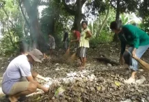 Warga-Mahasiswa Bersihkan Kali Tunbakun Pulihkan Sumber Air