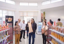 Wakil Gubernur NTT Kunjungi NTT Mart by Dekranasda Belu
