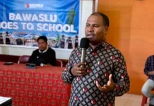 Bawaslu Alor Edukasi Pemilih Pemula lewat Program Goes to School