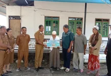 Pemkab Belu Serahkan Bantuan Sapi Kurban