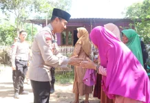 Polres Belu Salurkan Daging Kurban untuk Warga Duafa