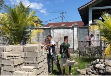 Karya Bhakti TNI AD di Alor Bantu Percepat Pembangunan Rumah Warga