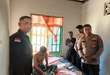 Dansat Brimob Kunjungi Warga Alor Besar Pasca Insiden Bersama Anggota Brimob