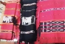 Pasar Kadelang Alor Jadi Pusat Penjualan Kain Tenun Beragam Motif Tradisional