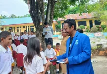 GAMKI Alor Bagikan Ribuan Buku