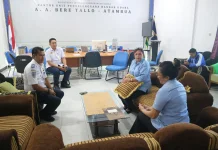 Diseminasi Informasi Transportasi, RRI Atambua Silahtuhrahmi di Bandara Haliwen