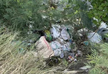 Nautika Foundation Alor Edukasi Warga Pilah Sampah dari Rumah