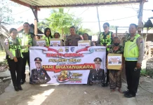 Polres Belu Salurkan Sembako dan Air Bersih Sambut HUT Bhayangkara