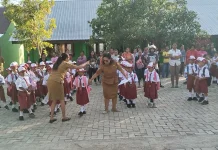 Membludak Siswa Baru SDI Wekatimun Atambua Menerapkan Sekolah Siang