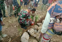 Bakti TNI AD untuk Rakyat Dandim TTU Letakan Batu Pertama Kapela ST Paulus