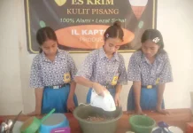 SMP IL Kapten Fatubaa Olah Kulit Pisang Jadi Es Cream