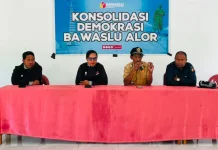 Bawaslu Alor Dorong Masyarakat Desa Kawal Demokrasi Bersih dan Bermartabat