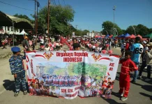Bupati Belu Lepas Puluhan Peserta Parade Kebangsaan Sambut HUT RI ke-81