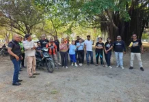 Bawaslu Alor Isi HUT ke-81 RI dengan Aksi Bersih Pantai dan Penguatan Demokrasi
