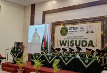 Sekda Alor Dorong Lulusan STKIP Muhammadiyah Kalabahi Tingkatkan Kompetensi
