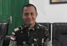 Foto TNI Angkut BBM Pakai Drum di Atambua Viral, Dandim Belu Beri Penjelasan