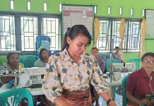 Pemprov NTT Berdayakan Masyarakat Noebaun TTU dan Beri Mesin Jahit