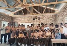 Perjuangan Warga Ternate Hadirkan Sekolah untuk Masa Depan Anak