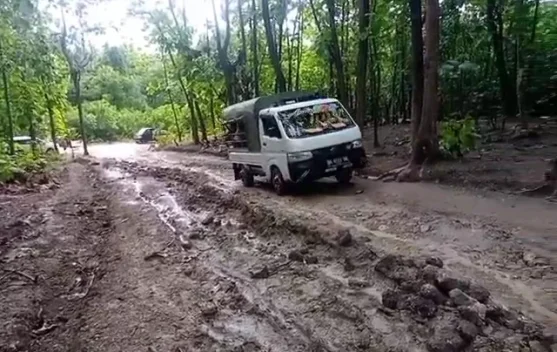 Jalan Naob Mendapat Perhatian Pemda-DPRD TTU Diapresiasi