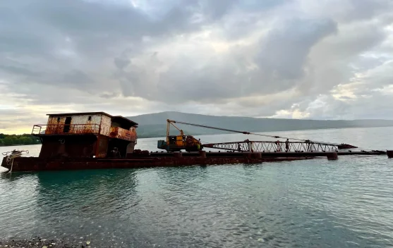 Pantai Nurdin Alor, Pesona Eksotis dengan Kapal Karam yang Ikonik
