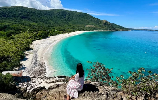 Pantai Lingal, Surga Biru di Kabupaten Alor