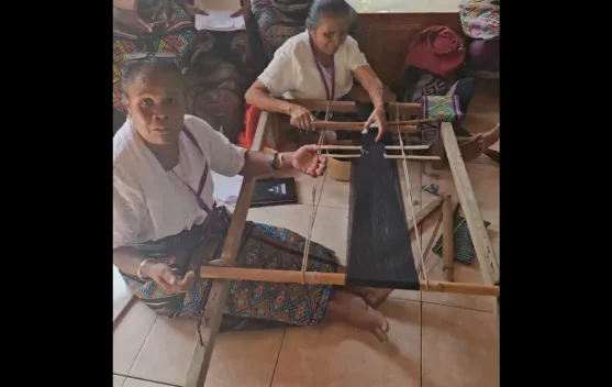 Cerita, Reputasi Dibalik Tenun Menentukan Harga