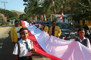 Bendera Merah Putih 81 Meter Membentang di Perbatasan RI-RDTL