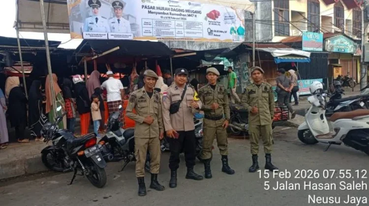 Ratusan Personel Satpol PP WH Kota Banda Aceh Kawal Pasar Daging Murah