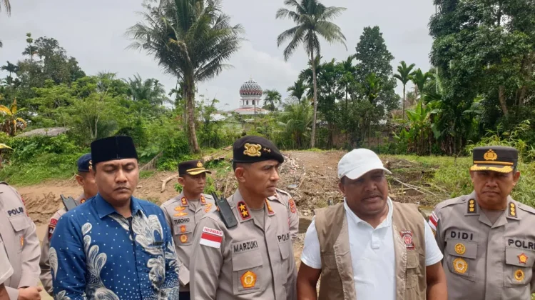 Kapolda Aceh Tinjau Lokasi Jembatan Putus di Bireuen