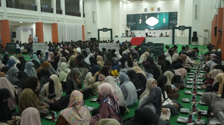 UIN Ar-Raniry Bersama UEA Berbagi Iftar Gratis