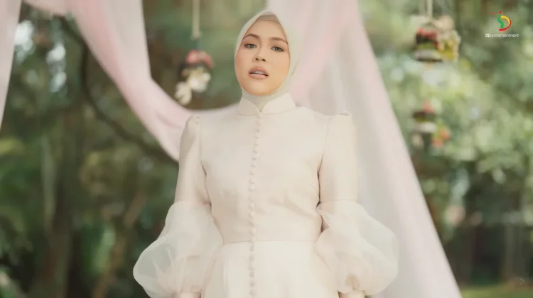 Selfie Yamma Rekam Ulang Lagu Cincin Kepalsuan