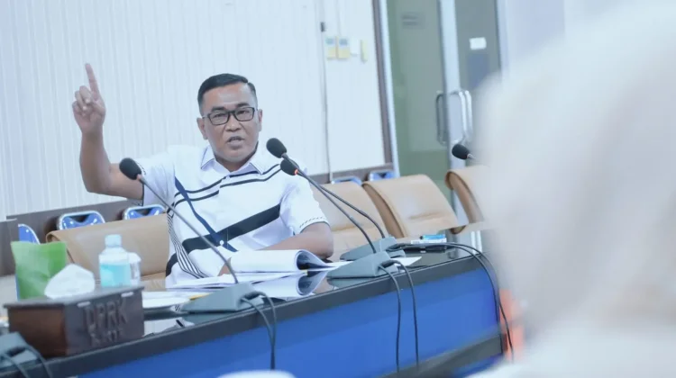Anggota DPRK Banda Aceh Desak Perbaikan Jalan Berlubang