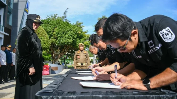 Illiza Lepas 50 Petugas Satpol PP/WH ke 5 Kecamatan