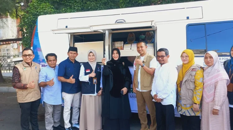 Illiza Tinjau Langsung Takjil di Jalan Garuda, Pastikan Bebas Zat Berbahaya