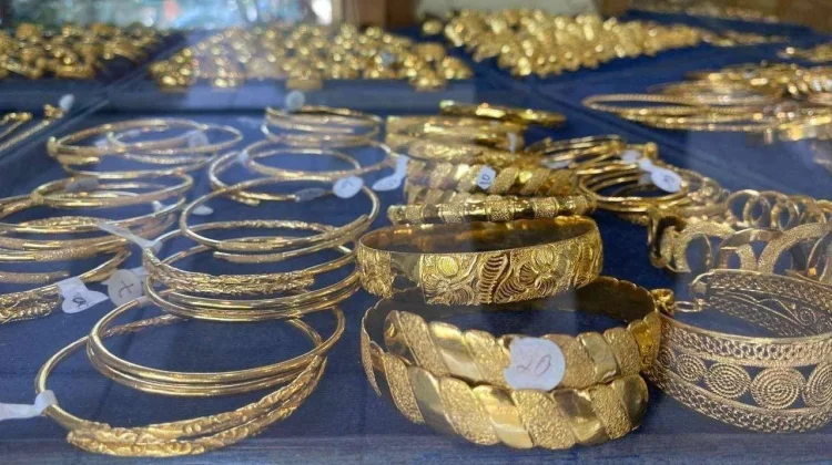 Harga Emas di Pasar Aceh Capai Rp8,81 Juta per Mayam, Belum termasuk Ongkos