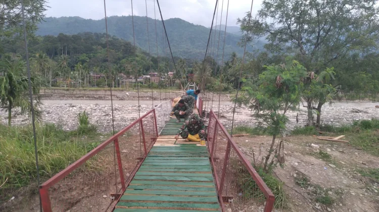 TNI Kebut Penyelesaian Jembatan Gantung Penghubung Desa di Aceh Tenggara