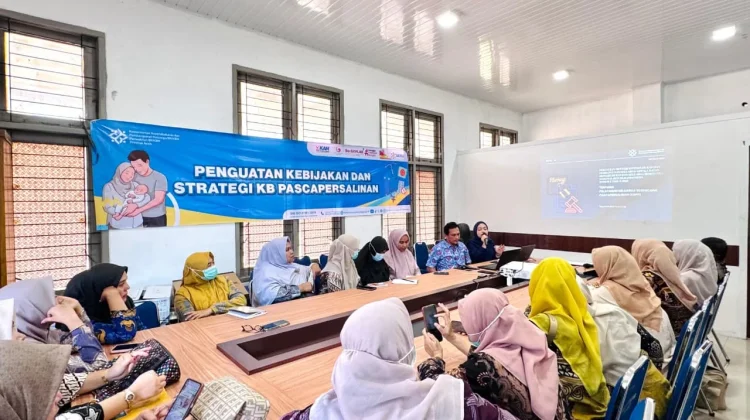 Puluhan Bidan di Bireuen ikuti Penguatan Kebijakan dan Strategi KB Selama Nifas