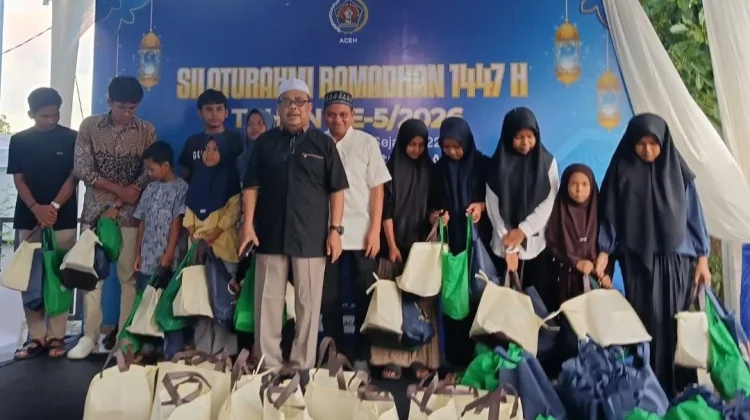 Silaturahmi Ramadan PWI Aceh Himpun Donasi Rp40 Juta, 51 Anak Yatim Terima Santunan