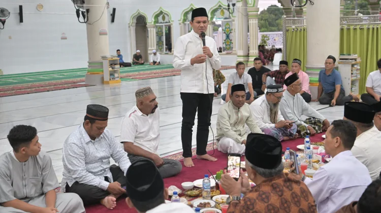 Wagub Aceh Buka Puasa Bersama Masyarakat Teupin Raya